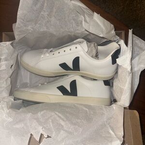 Veja Esplar Sneakers
